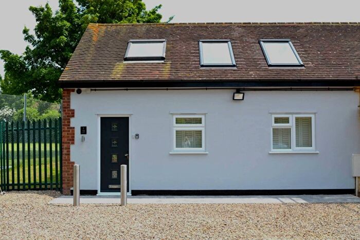 2 Bedroom End Terrace House To Rent In Station Road, Chinnor, Oxfordshire, OX39