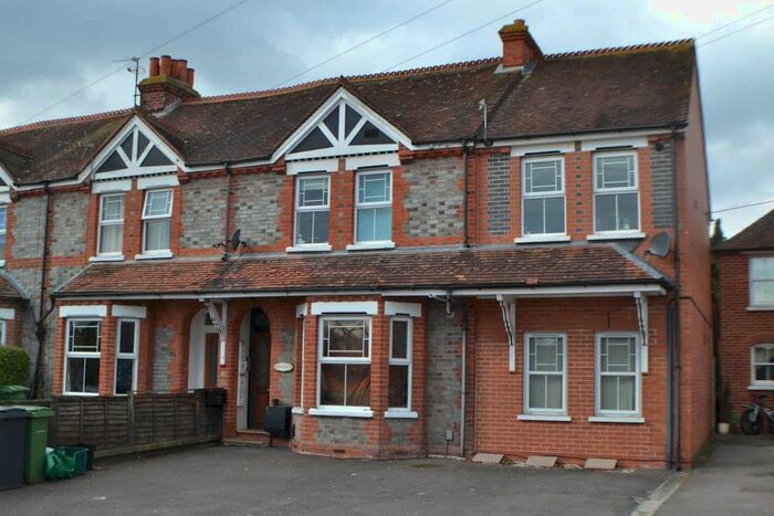 1 Bedroom Flat To Rent In Park Lane, Thatcham, RG18