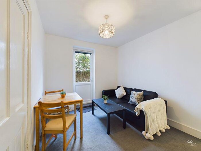 2 Bedroom Flat To Rent In Shanklin Road, Brighton, BN2
