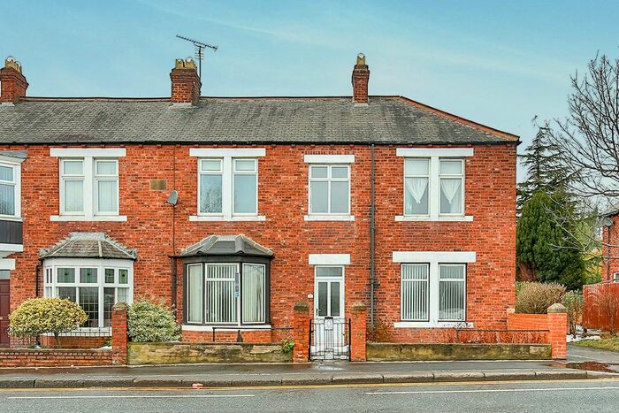 4 Bedroom Semi-Detached House To Rent In Newcastle Road, Chester Le Street DH3