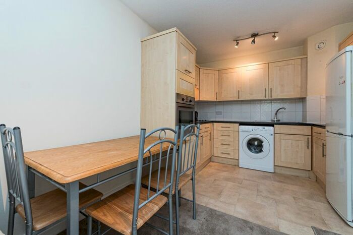 1 Bedroom Flat To Rent In Kite House, Meyrick Road, Battersea, Clapham Junction, London, SW11