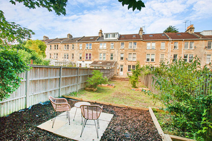 1 Bedroom Flat For Sale In Newbridge Road, Bath, BA1