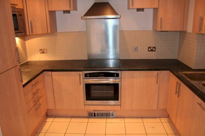 1 Bedroom Flat To Rent In The Bittoms, Kingston Upon Thames, KT1
