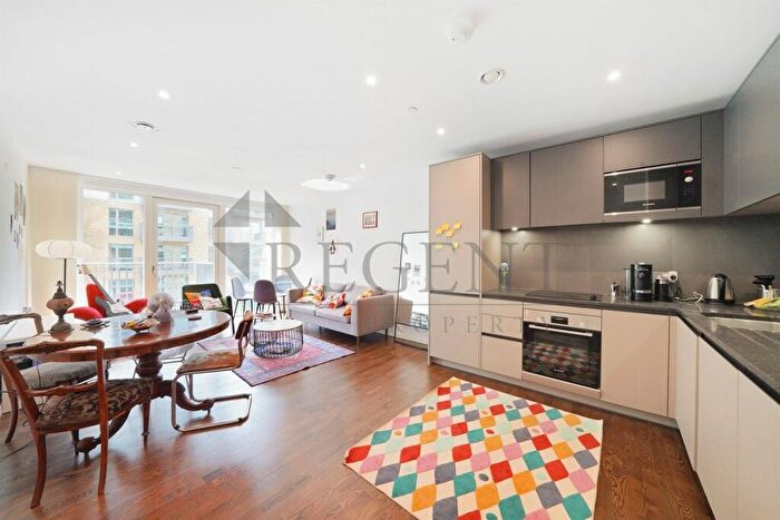 1 Bedroom Apartment For Sale In Kingwood Apartments, Waterline Way, SE8