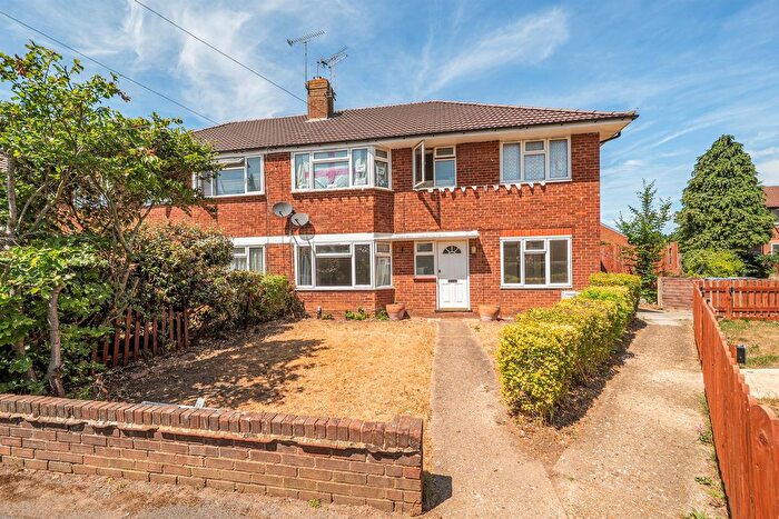 2 Bedroom Maisonette For Sale In Larchfield Road, Maidenhead, SL6