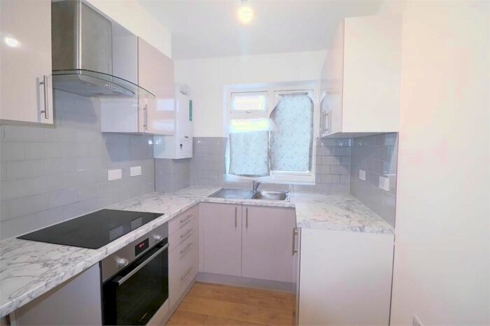 2 Bedroom Maisonette To Rent In St. Johns Road, Isleworth, TW7