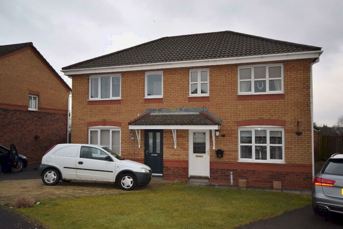 3 Bedroom Semi-Detached House To Rent In Kersehill Crescent, Falkirk, Falkirk, FK2