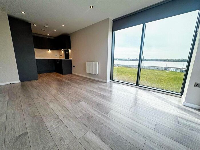 2 Bedroom Apartment To Rent In Jesse Hartley Way, Liverpool, L3