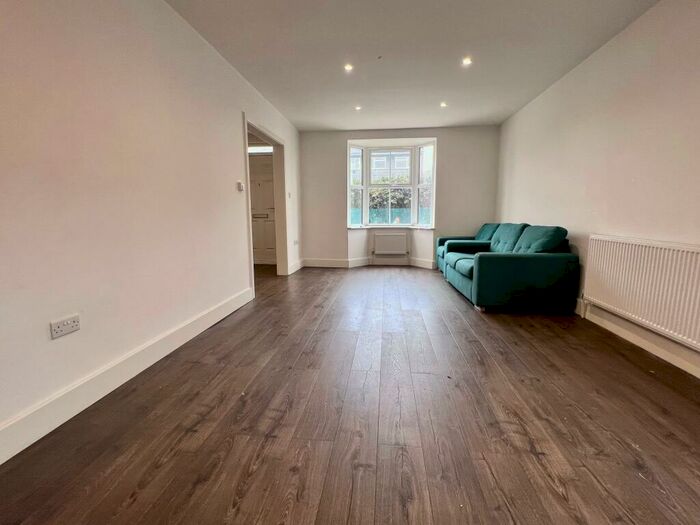 2 Bedroom House To Rent In Berkhampstead Road, Chesham, HP5