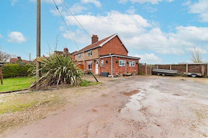 3 Bedroom Semi-Detached House For Sale In Norwich Road, Barnham Broom, NR9