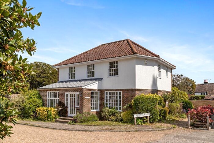 3 Bedroom Detached House For Sale In The Street, Bramber, West Sussex, BN44