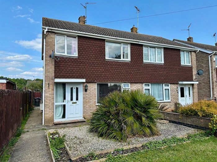 3 Bedroom Semi-Detached House For Sale In Deer Park Road, Langtoft, Peterborough, PE6