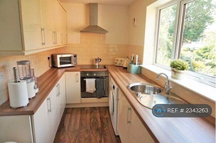2 Bedroom Flat To Rent In Court Oak Road, Birmingham, B17