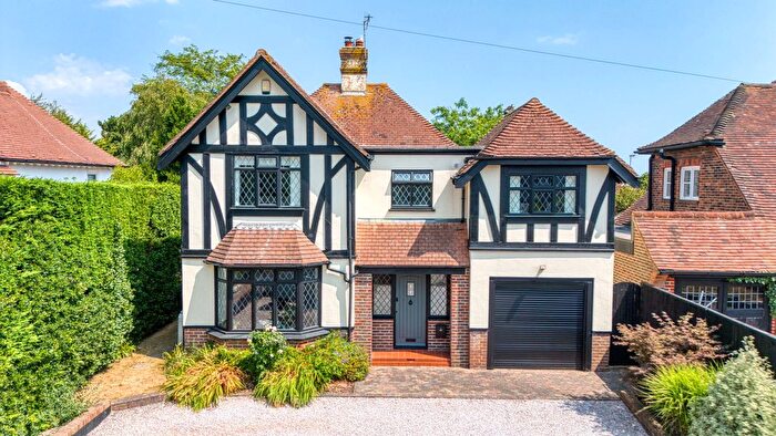 4 Bedroom Detached House For Sale In Rectory Road, Worthing, BN14