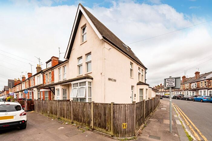 Apartment To Rent In Grange Avenue, Reading, RG6