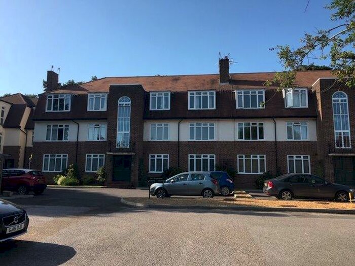 2 Bedroom Apartment To Rent In Doran Drive, Redhill, RH1