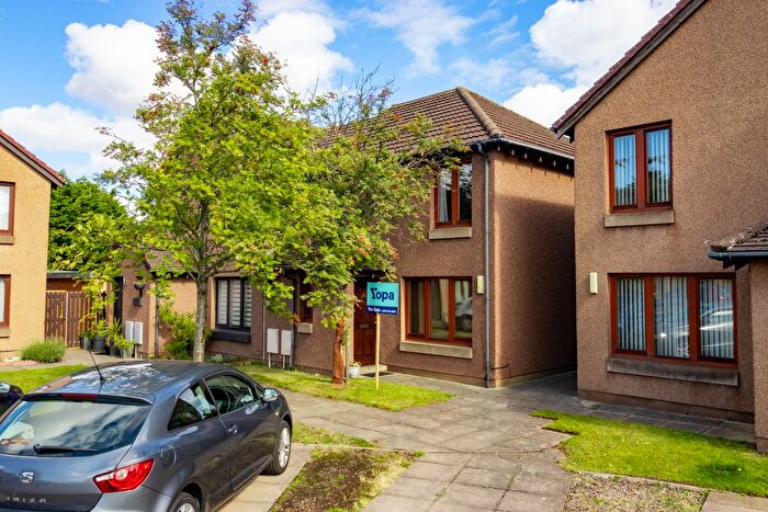 2 Bedroom Semi-Detached House For Sale In Charleton Place, Montrose, DD10