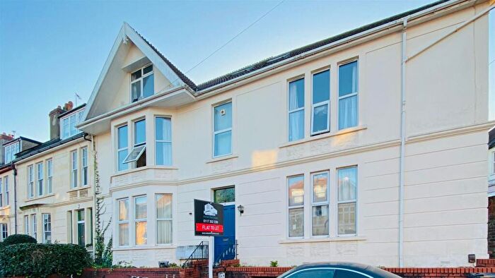 3 Bedroom Flat To Rent In Dundonald Road, Redland, Bristol, BS6