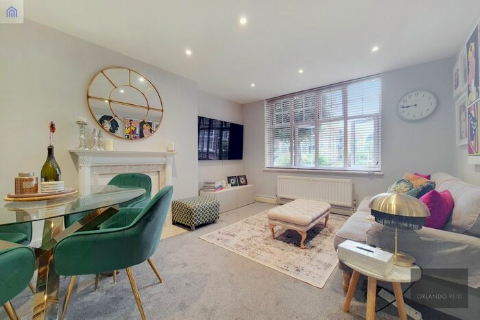 3 Bedroom Flat To Rent In Kings Avenue, London, SW4