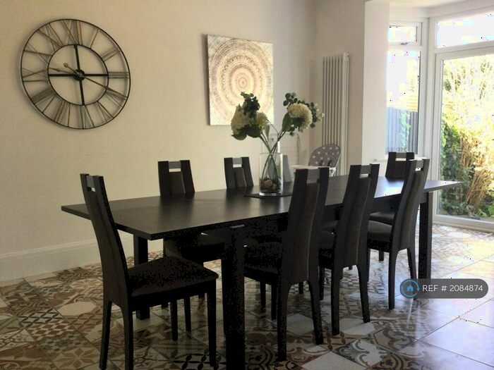 6 Bedroom Semi-Detached House To Rent In Crowstone Road, Westcliff-On-Sea, SS0