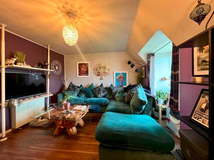 2 Bedroom Flat To Rent In Boston Road, Croydon, CR0