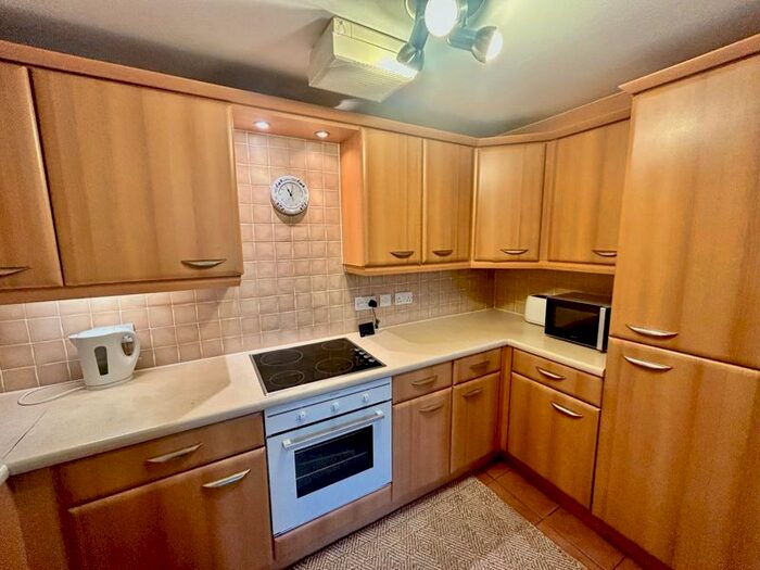 2 Bedroom Flat For Sale In Rhos Promenade, Rhos On Sea, Colwyn Bay, LL28