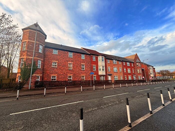 2 Bedroom Flat To Rent In Whitfield Court, Durham, DH1