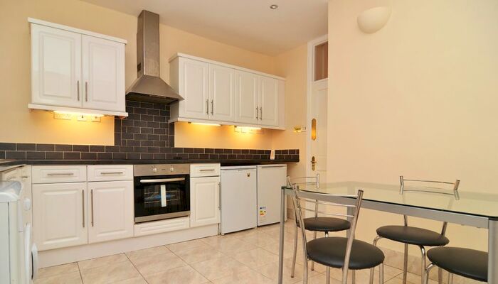 1 Bedroom Flat To Rent In Althea Street, Sands End, SW6