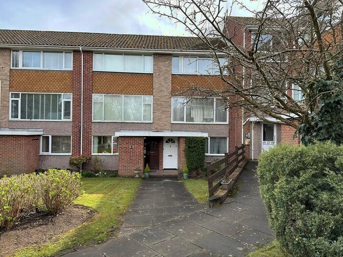 2 Bedroom Apartment To Rent In Sutton Court, Sutton Coldfield, B75