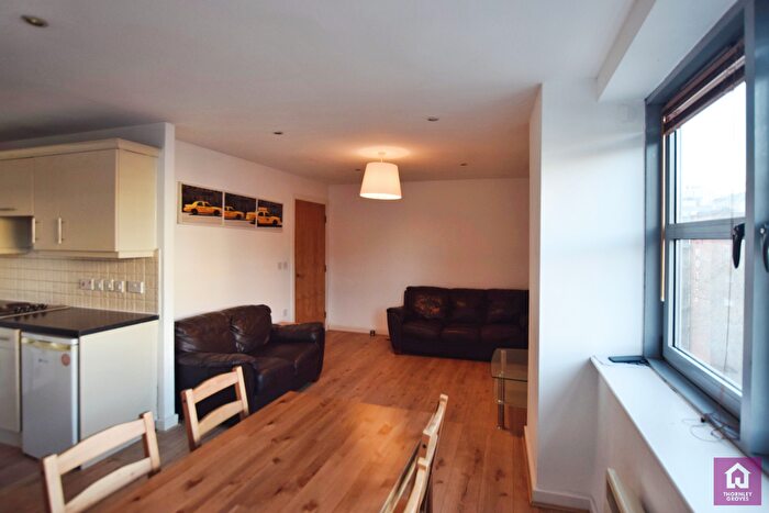 2 Bedroom Flat To Rent In Montana House, Princess Street, Southern Gateway, Manchester, M1