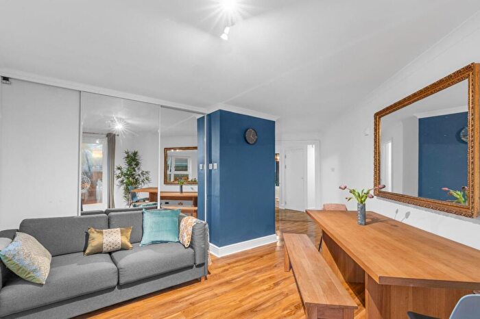 3 Bedroom Flat To Rent In Russell Place, London, SE16