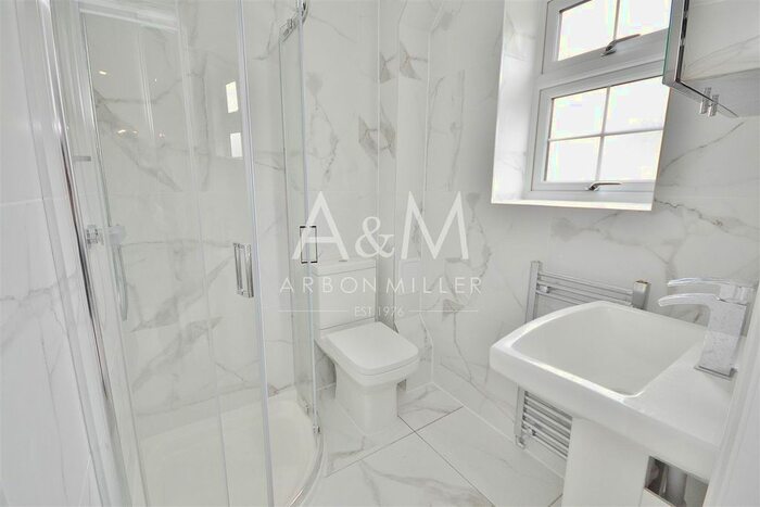 Studio To Rent In New North Road, Ilford, IG6