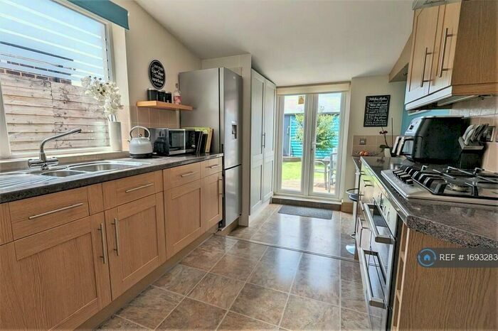 4 Bedroom Terraced House To Rent In Gordon Road, Gosport, PO12