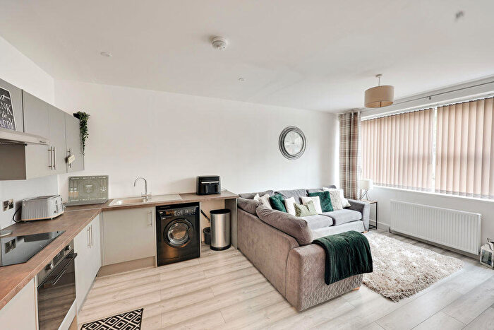 1 Bedroom Flat To Rent In Windsor Road, Trowbridge, BA14