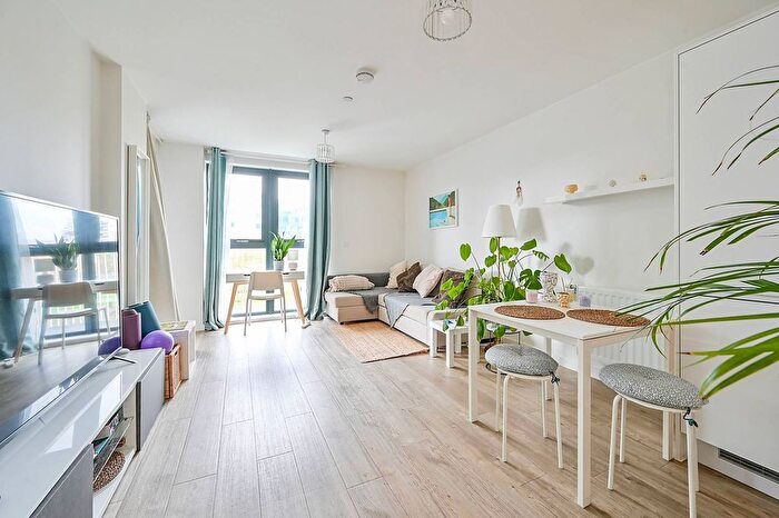 1 Bedroom Flat For Sale In Regency Heights, Park Royal, London, NW10