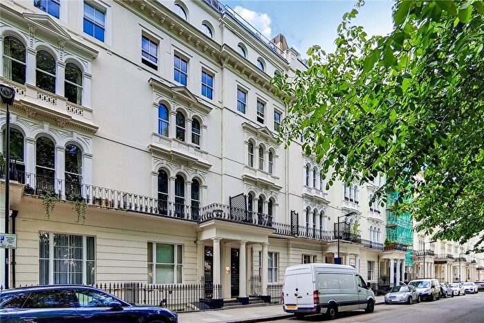 1 Bedroom Studio For Sale In Kensington Gardens Square, London, W2