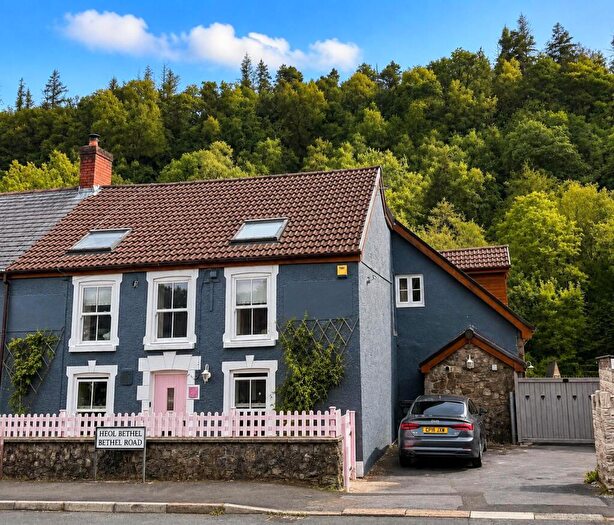 4 Bedroom House For Sale In Bethel Road, Lower Cwmtwrch, Swansea, SA9