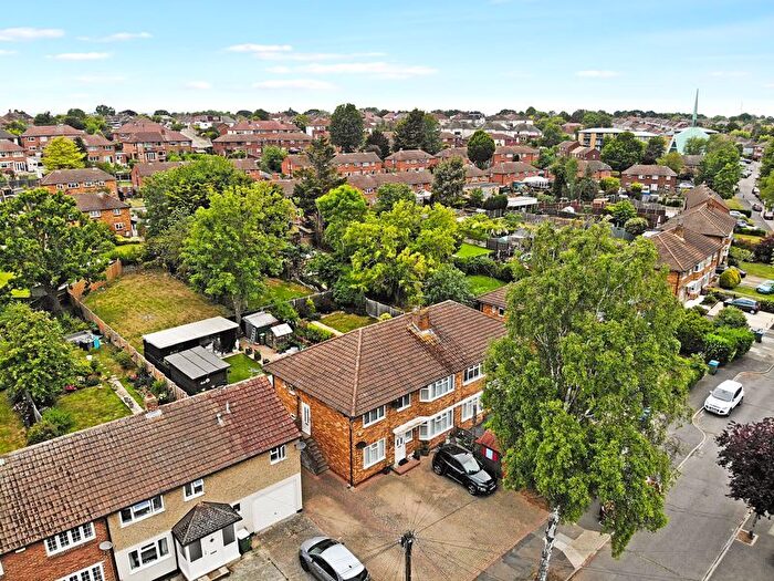 2 Bedroom Flat For Sale In St. Andrews Road, Sidcup, DA14