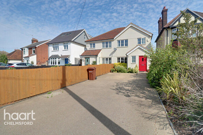 3 Bedroom Semi-Detached House For Sale In Writtle Road, Chelmsford, CM1