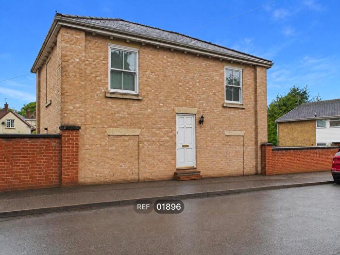 2 Bedroom Villa To Rent In Sussex Road, Lexden, Colchester, CO3