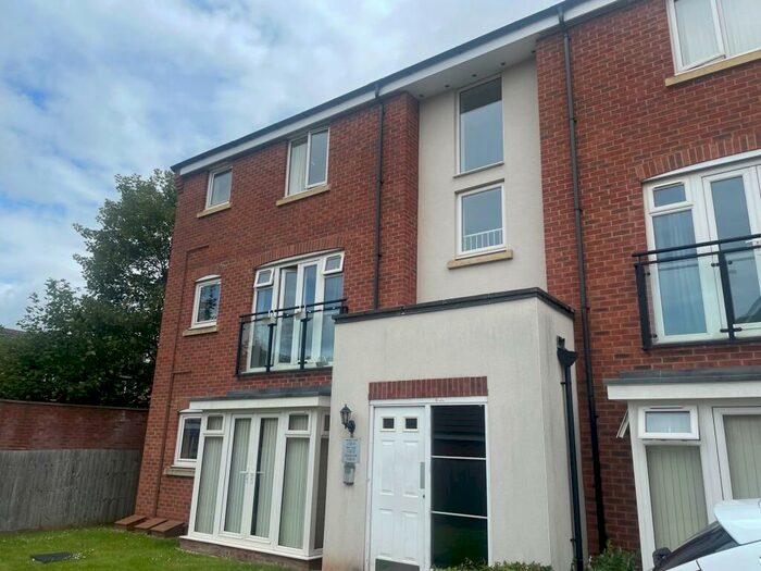 2 Bedroom House To Rent In Anglian Way, CV3