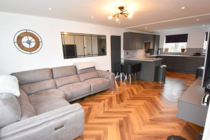 3 Bedroom Town House For Sale In Victoria Road, Urmston, M41