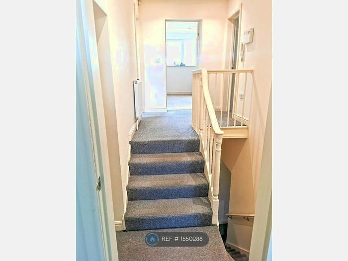 3 Bedroom Flat To Rent In Gloucester Street, Sheffield, S10