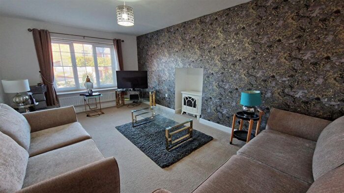 5 Bedroom Detached House To Rent In Scholars Place, Sandbach, CW11