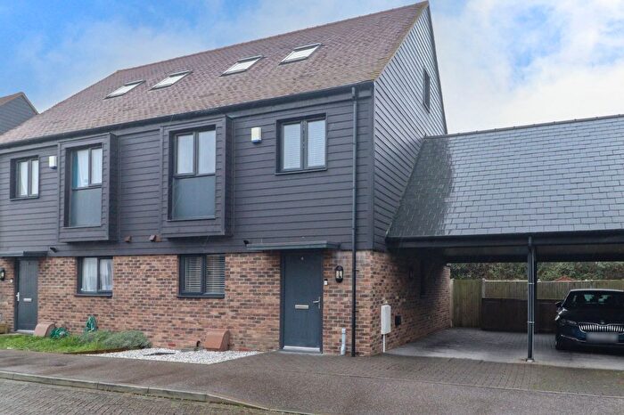 3 Bedroom Semi Detached House For Sale In Roman Way, Margate, Kent, CT9