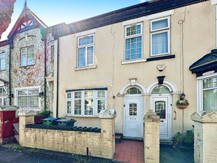 3 Bedroom Terraced House For Sale In Herbert Street, West Bromwich, B70
