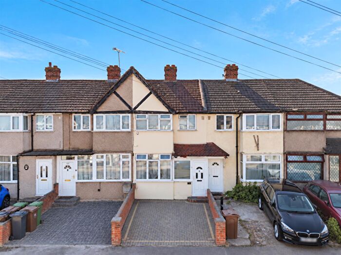 4 Bedroom Terraced House For Sale In Oval Road North, Dagenham, RM10
