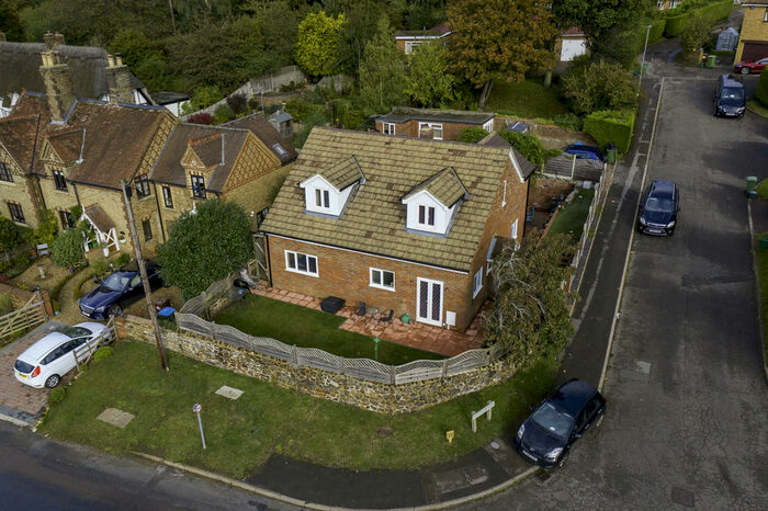 5 Bedroom Detached House For Sale In Knights Close, Great Brickhill, Buckinghamshire, MK17