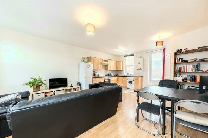 2 Bedroom Apartment To Rent In Yukon Road, London, SW12