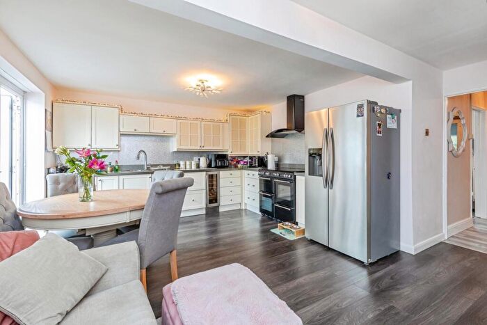 3 Bedroom End Of Terrace House For Sale In Knights Road, Hoo, Rochester, Kent, ME3